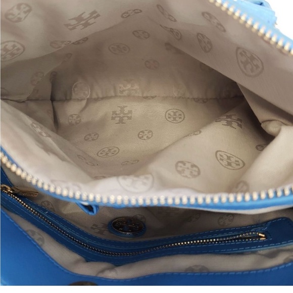 Tory Burch Robinson Saffiano Leather Convertible Crossbody Bag - Picture 9 of 13